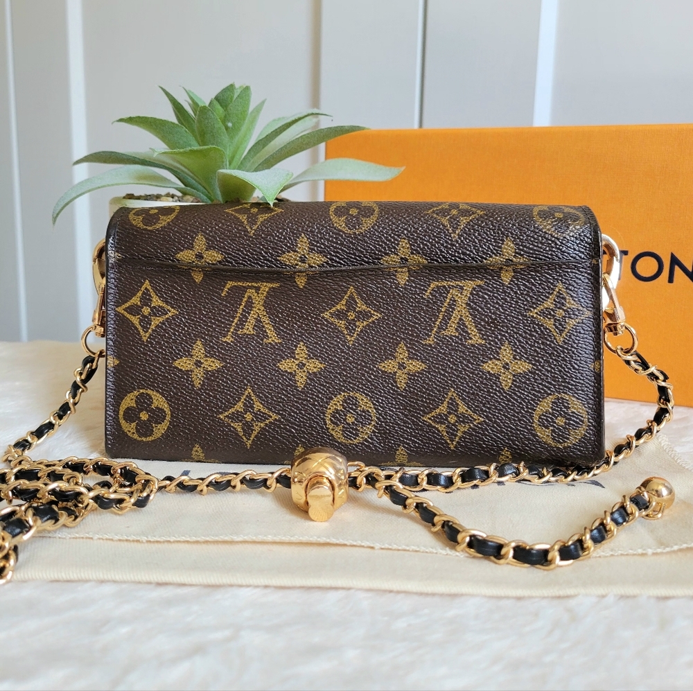 Louis Vuitton Monogram Wallet with Gold Chain - Picture 2 of 16